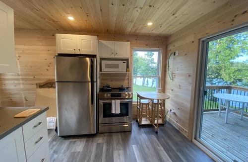 Mapleton House | Private Cabin on Conestogo Lake