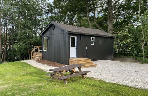 Mapleton House | Private Cabin on Conestogo Lake