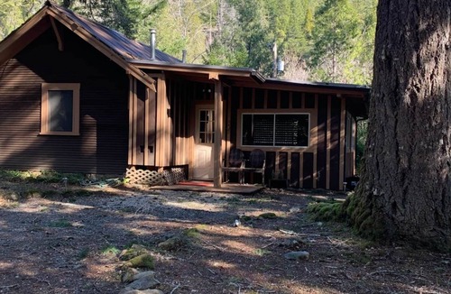 Gasquet House | Private Cabin