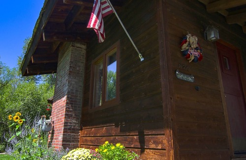 Steamboat Springs Cabin | Private Cabin in beautiful Downtown Steamboat! BEST LOCATION in OLD TOWN!