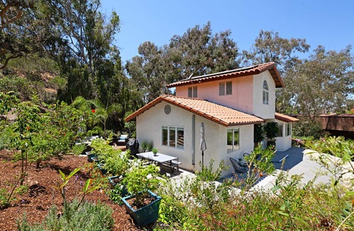 Mission Hills House | Private Canyon Home with Patio near Zoo & Beaches