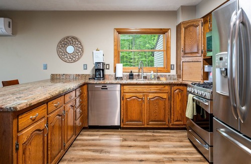 Ovid House | Private Cayuga Lakefront Retreat | Dock/Wine Trail