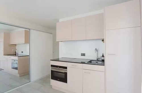 Wallisellen Apartment | Private central 1BR Studio, 8 min to Airport