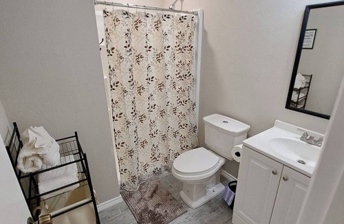 Lewisville Apartment | Private & Central Studio Apt @NorthDFW by I-35 Fwy. Free W&D Stays 30+ days only