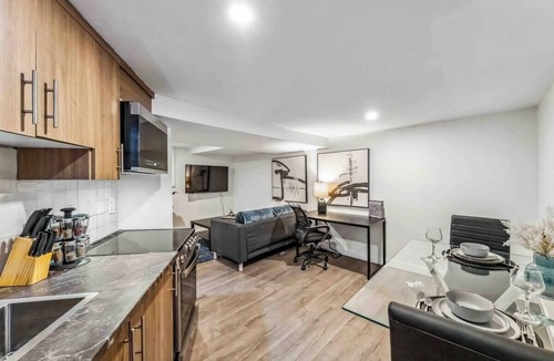Golden Triangle Apartment | Private Centretown 1BD Suite | 5MINS to Parliament