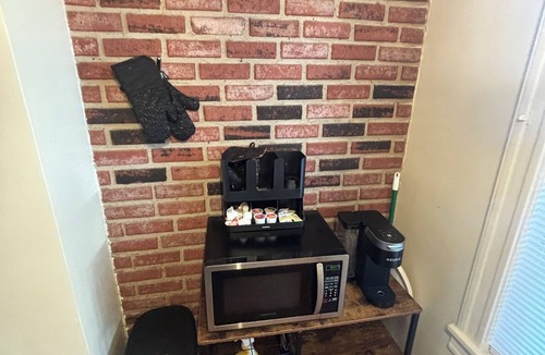 North Bergen Apartment | Private & Charming 1BR Apartment Easy NYC Access