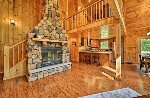 Chester House | Private Chester Home w/Deck, Mins to Skiing!