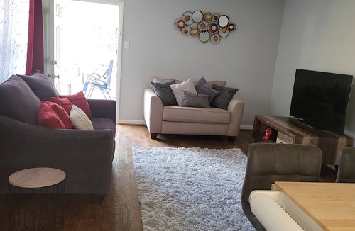 Dallas Apartment | Private, clean, 2 bedroom apartment, 10 min from downtown Dallas