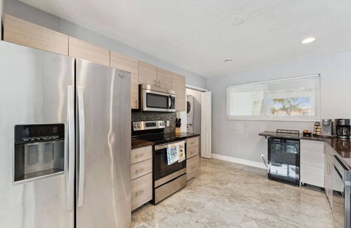 North Andrews Gardens Villa | Private Clean & Cozy Villa for Friends & Families