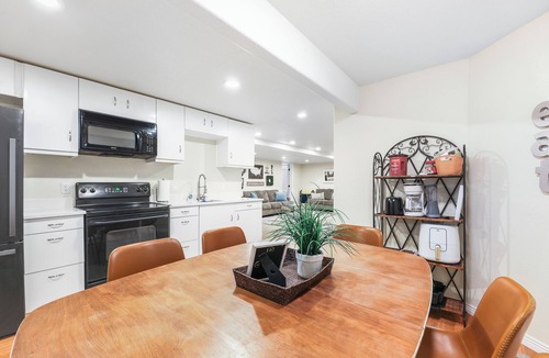 South Jordan House | Private/clean guest suite, bath, kitchen & laundry