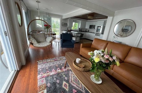 Portsmouth House | Private Coastal Waterfront Summer Resort Home