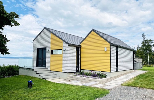 Kings County House | Private Coastal Waterfall Escape, for Couples- Tides, Sauna, 55' Ocean Falls