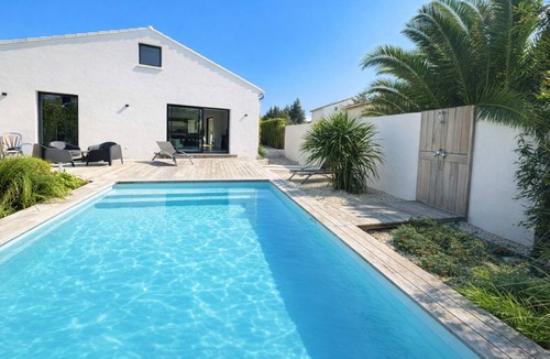 Rognonas House | Private cocoon & swimming pool Absolute calm