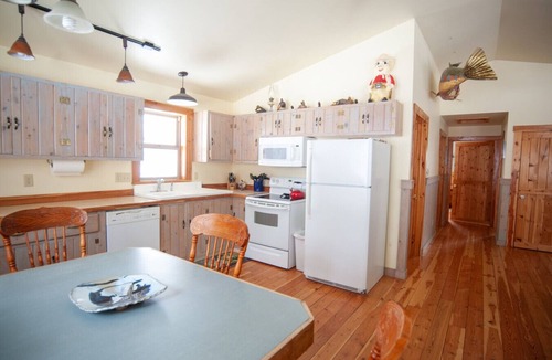 Pray Cabin | Private, Comfortable Cabin Set Near A Charming Creek.