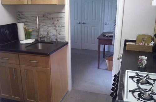 Portland Apartment | Private, comfortable, Hillsdale Apartment