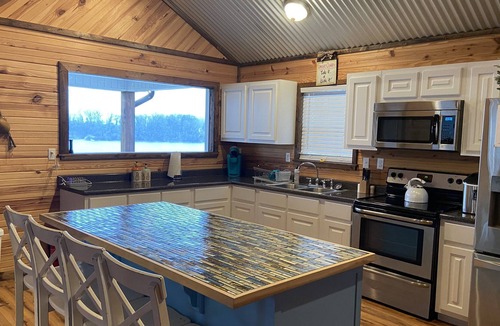 Morris Chapel Cabin | Private community boat ramp & only 20 minutes from Pickwick Dam