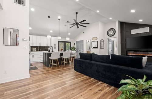 Belvedere Park House | Private Compound 2 Homes Sleeps 10+