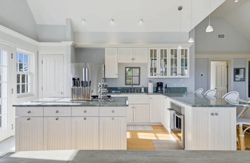 Dionis House | Private Compound w/Two Houses, Pool & Hot Tub!