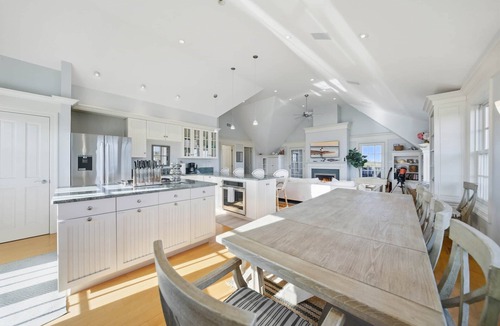 Dionis House | Private Compound w/Two Houses, Pool & Hot Tub!