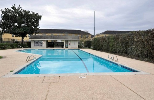 Spring Branch Central Condo | PRIVATE CONDO IN SPRING BRANCH