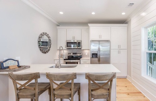 Savannah Beach House | 🌊 ☀️- Private Corner Lot with optional heated pool!⭐️⭐️⭐️⭐️⭐️ rated! ☀️🌊