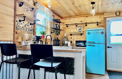 Rogersville Cabin | Private Cottage in Rogersville near Despres Lake