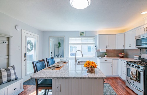 Eagle Cottage | Private Cottage - 1 BD, 1BA + Kitchen + TV Room - Eagle, ID