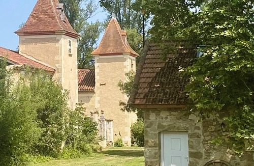 Vic-Fezensac Cottage | Private Cottage at Château de Gracio - Where History Meets Tranquility