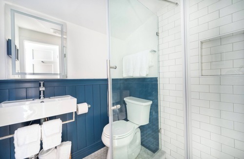 Waterford Cottage | Private Cottage at Marina Bay