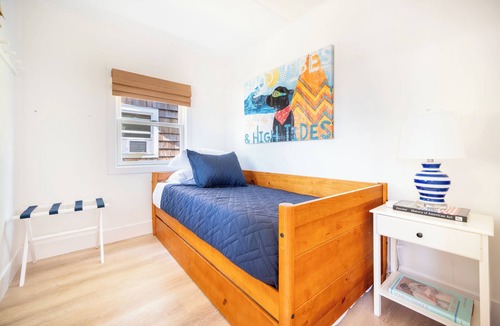 Waterford Cottage | Private Cottage at Marina Bay