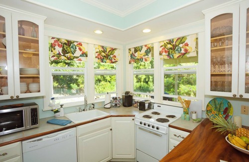 Wailuku Heights Cottage | PRIVATE COTTAGE/GAZEBO WITH HOTTUB