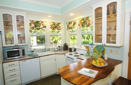 Wailuku Heights Cottage | PRIVATE COTTAGE/GAZEBO WITH HOTTUB