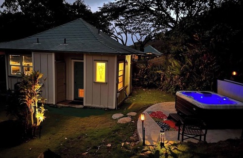 Wailuku Heights Cottage | PRIVATE COTTAGE/GAZEBO WITH HOTTUB