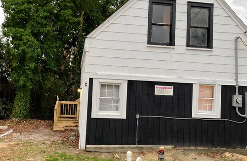 Wilson Cottage | Private Cottage Nice Peaceful and Relaxing, Historic District Pet Friendly