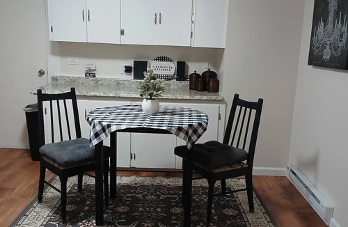 Le Roy Apartment | Private country apartment