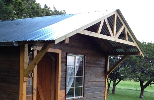 Gatesville Cabin | Private Country Cabin Getaway Romantic atmosphere