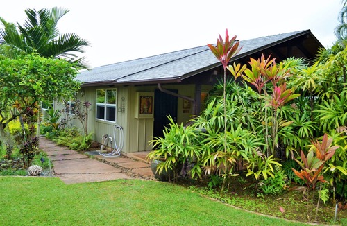 Kahalu u Cottage | Private Country Cottage