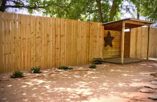 Lorena Cottage | Private Country Cottage 17 minutes from Baylor and the Silos
