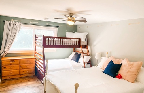 Pelham Other | Private country oasis on Niagara wine route surrounded by nature