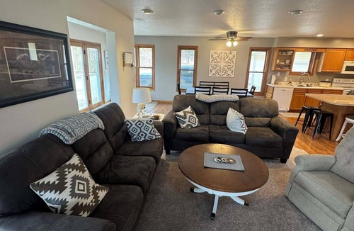 Mindoro House | Private Country Retreat Near Downtown La Crosse