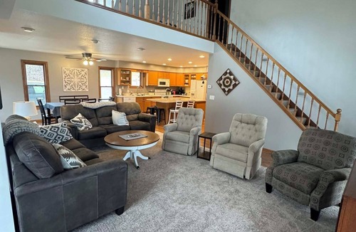 Mindoro House | Private Country Retreat Near Downtown La Crosse