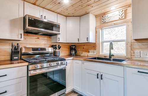 Oklahoma County House | Private Country Retreat with Pond Access, Fire Pit & 75” TV