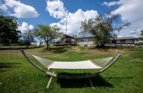 Stirling House | Private Countryside Resort w/3 Homes - Sleeps 30