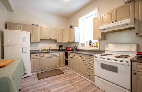 Stirling House | Private Countryside Resort w/3 Homes - Sleeps 30