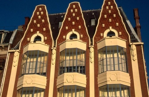 Saint-Quentin Apartment | Private courtyard Barbecue Centre-Ville Voltaire