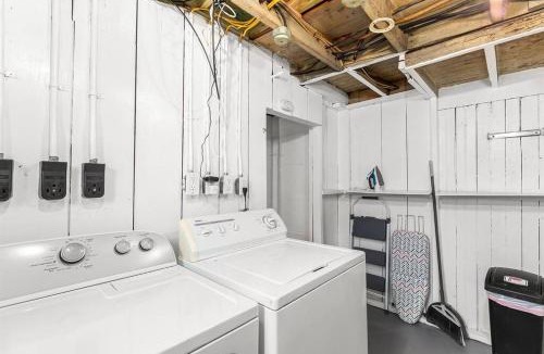 Hazel Park Apartment | Private & Cozy 1BR Basement Suite in Hazel Park!