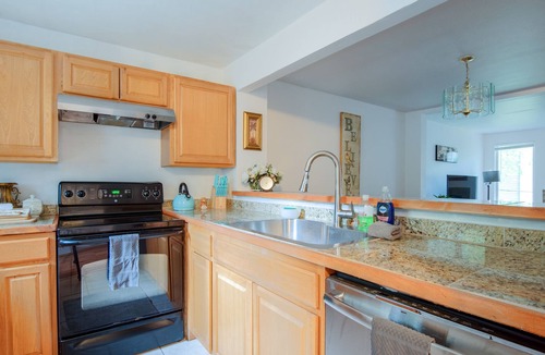 South Juanita House | Private, Cozy, and Strategic entire 2 beds TH