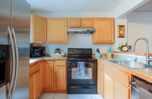 South Juanita House | Private, Cozy, and Strategic entire 2 beds TH