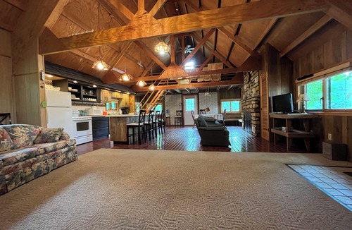 Scotland Cabin | Private, cozy cabin on 13 acres with two ponds