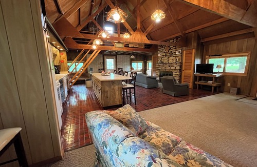 Scotland Cabin | Private, cozy cabin on 13 acres with two ponds